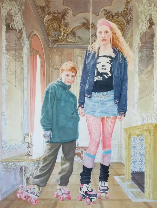 Aquarell: Ein rothaariger Junge in grünem Pullover und eine große junge Frau mit Stirnband, Fischnetzstrumpfhose und Jeansrock stehen auf Rollschuhen in einem Spiegelsaal.